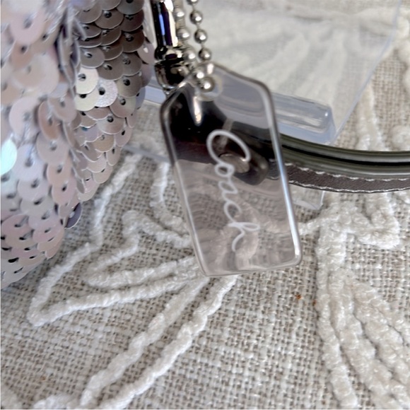 Coach Rare EUC Audrey Sequin Clutch Wristlet with Kiss Lock - Picture 12 of 13